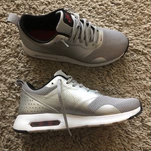 Nike Air Max Tavas. Women's Size 8.